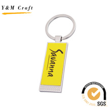 Porte-clés en métal de sublimation adapté aux besoins du client par cadeau promotionnel avec le logo